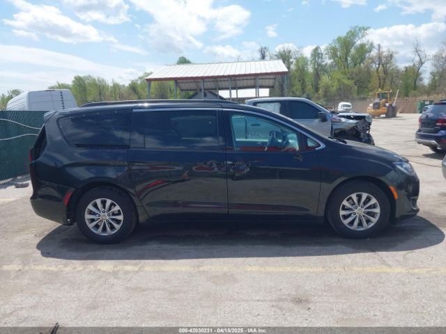 2C4RC1BG8HR747765 Chrysler Pacifica Touring-l