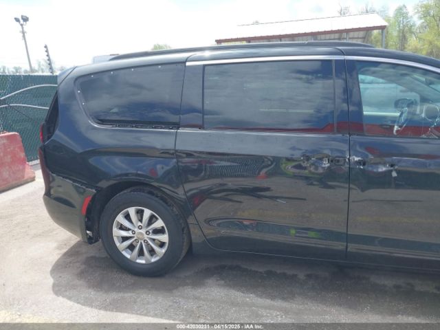 2C4RC1BG8HR747765 Chrysler Pacifica Touring-l