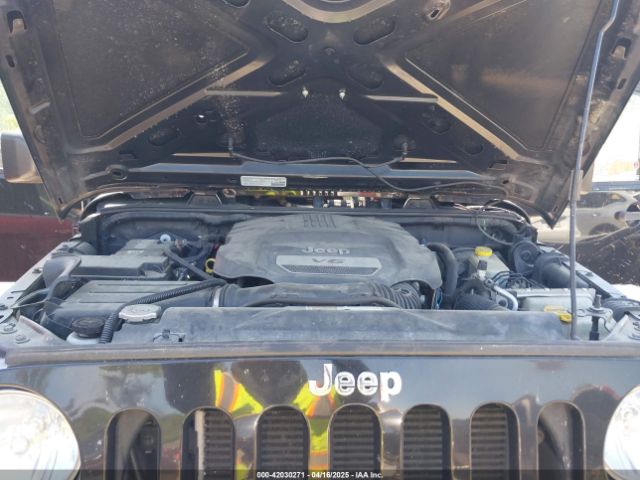 1C4BJWEGXEL317725 Jeep Wrangler Unlimited Sahara