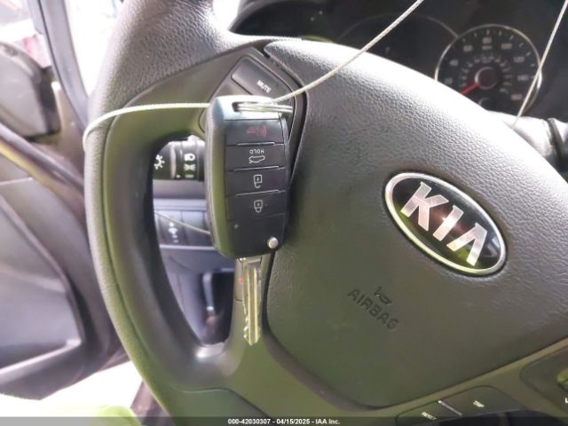 3KPFK4A71HE056667 KIA FORTE LX