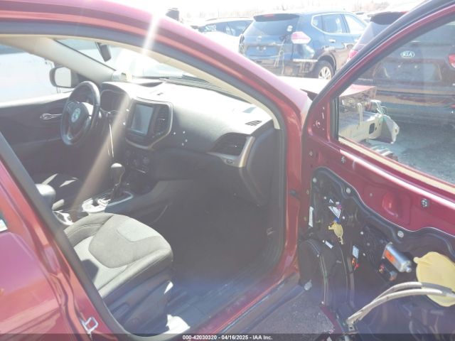 1C4PJMCB6GW111885 Jeep Cherokee Latitude