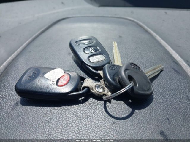 KMHD84LF5HU245927 Hyundai ELANTRA SE
