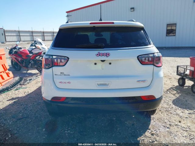 3C4NJDBB2NT236443 Jeep Compass Latitude 4x4