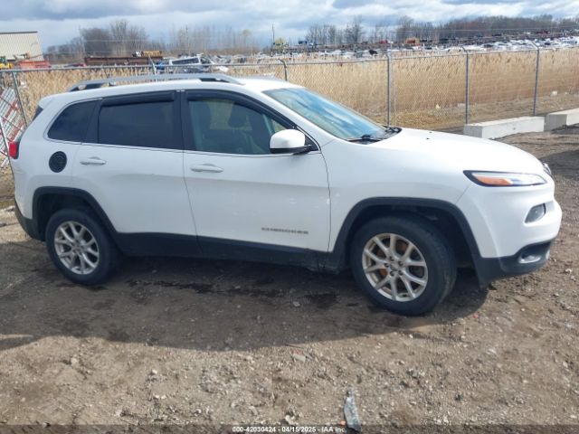 1C4PJLCB4GW287862 Jeep Cherokee Latitude
