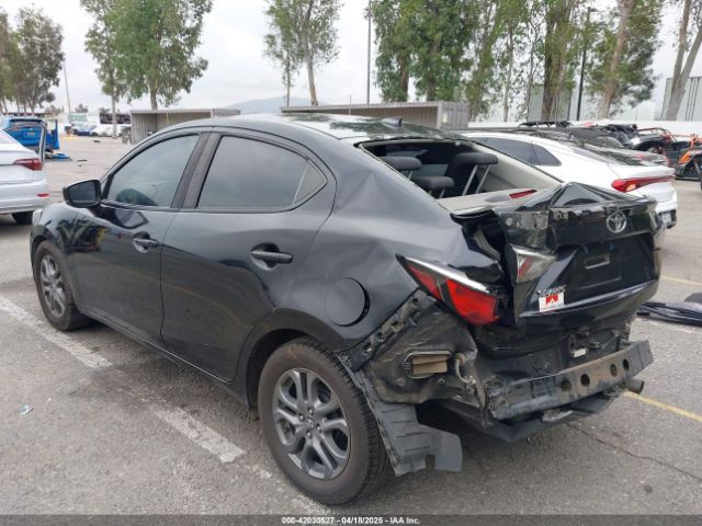 3MYDLBYV2KY524586 Toyota YARIS LE