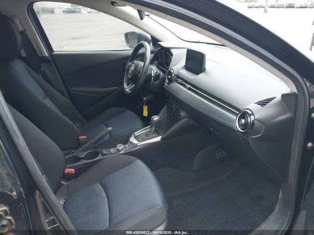 3MYDLBYV2KY524586 Toyota YARIS LE