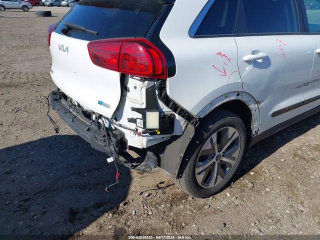 KNDCE3LG9N5146643 KIA Niro