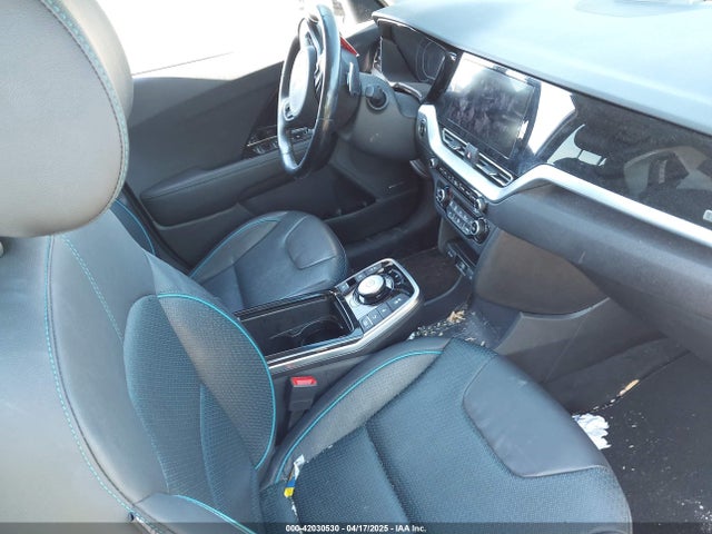KNDCE3LG9N5146643 KIA Niro