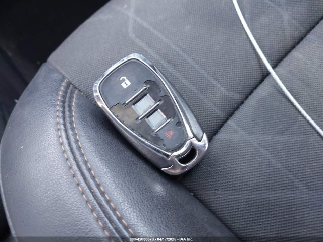 KL7CJPSB9KB810930 Chevrolet Trax Lt