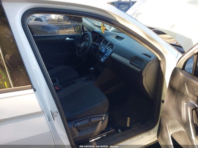 3VV1B7AX5LM010741 Volkswagen Tiguan 2.0t S