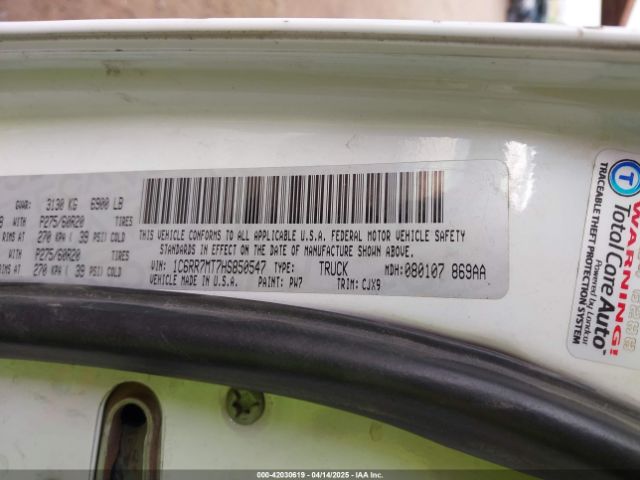 2017 RAM 1500 1C6RR7MT7HS850547 Photo 8