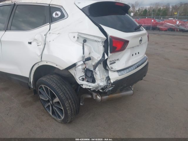 JN1BJ1CP3JW103922 Nissan Rogue Sport Sl