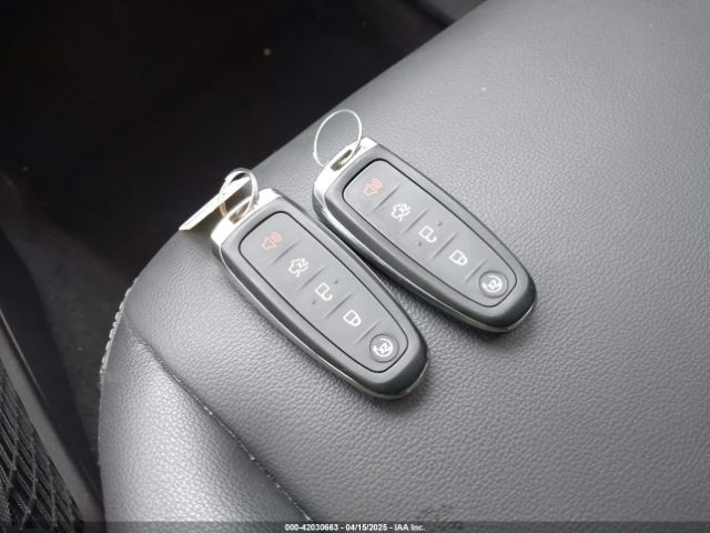 1FMCU0HD7KUB50333 Ford ESCAPE SEL