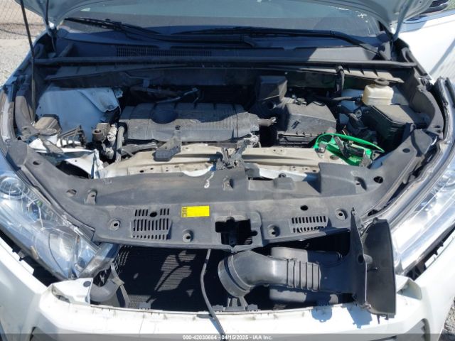 5TDZARFH1HS032759 Toyota Highlander Le