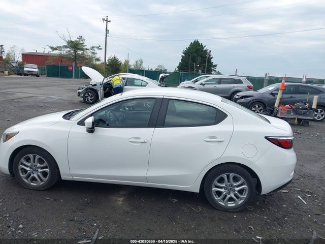 3MYDLBZV0GY133944 Scion IA
