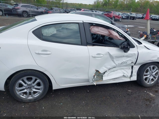 3MYDLBZV0GY133944 Scion IA