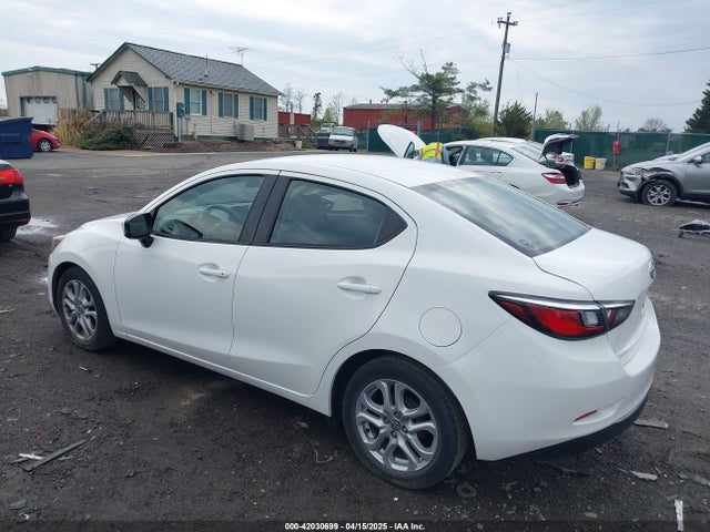 3MYDLBZV0GY133944 Scion IA
