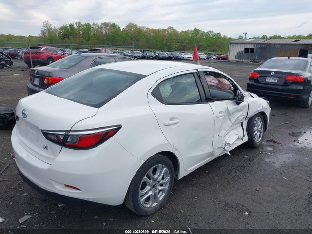 3MYDLBZV0GY133944 Scion IA