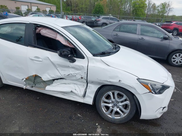 3MYDLBZV0GY133944 Scion IA