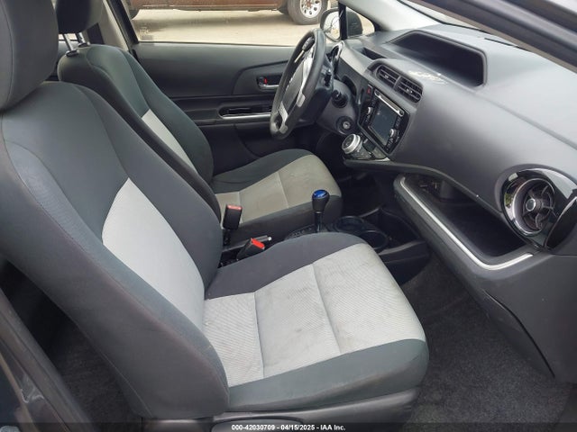 JTDKDTB36G1136515 Toyota Prius C Two