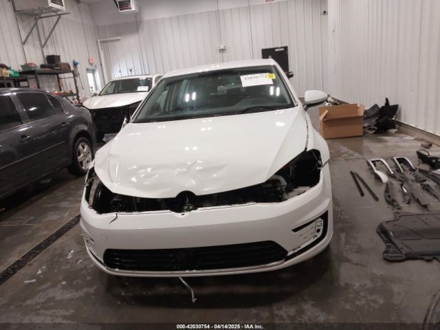 WVWKR7AU2KW907826 Volkswagen E-golf Se