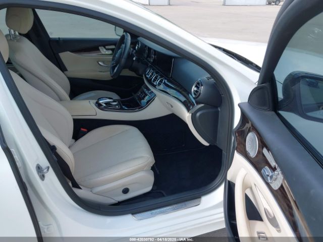 WDDZF4JBXKA504054 Mercedes-Benz E 300