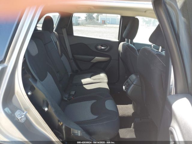 1C4PJMAB1HW584727 Jeep Cherokee Sport 4x4