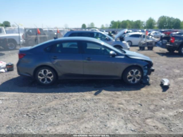 3KPF24AD7ME353121 KIA Forte Lxs