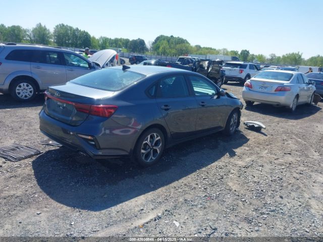 3KPF24AD7ME353121 KIA Forte Lxs