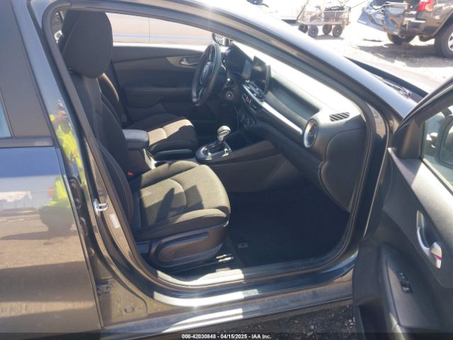 3KPF24AD7ME353121 KIA Forte Lxs