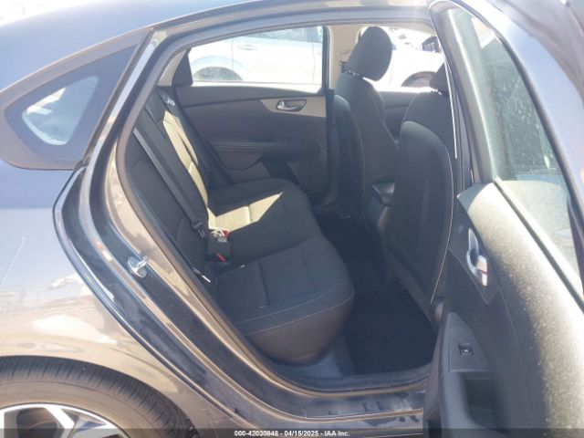 3KPF24AD7ME353121 KIA Forte Lxs