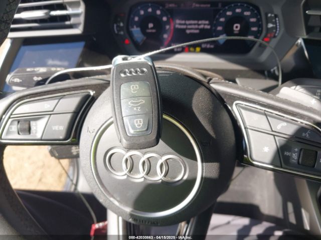 WAUGUDGYXNA088012 Audi 40 tfsi
