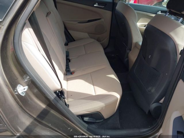 KM8J2CA45LU203752 Hyundai TUCSON SE