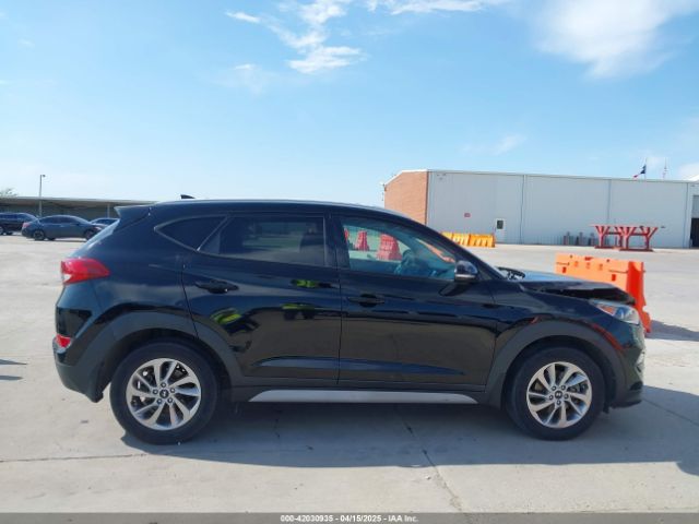 KM8J33A45HU446613 Hyundai Tucson Se Plus