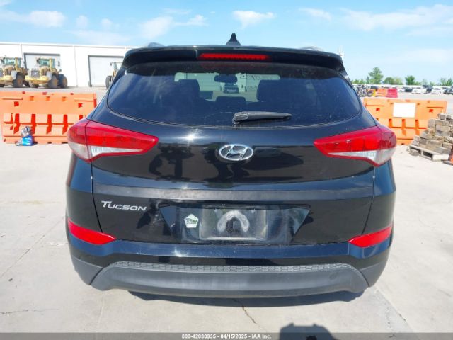 KM8J33A45HU446613 Hyundai Tucson Se Plus