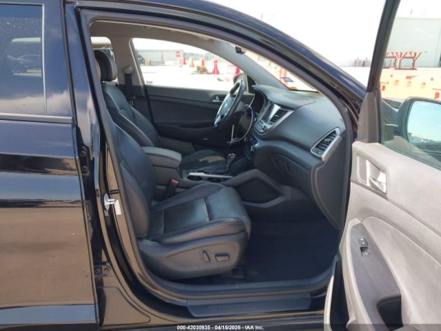 KM8J33A45HU446613 Hyundai Tucson Se Plus
