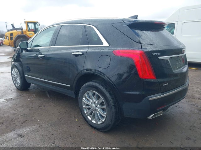 2017 CADILLAC XT5 1GYKNDRS7HZ148380 Photo 2