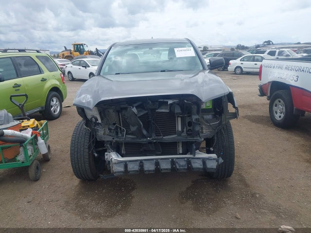 5TFRX5GN8HX085139 Toyota Tacoma Sr