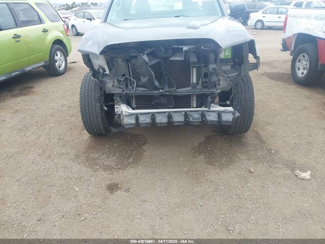 5TFRX5GN8HX085139 Toyota Tacoma Sr