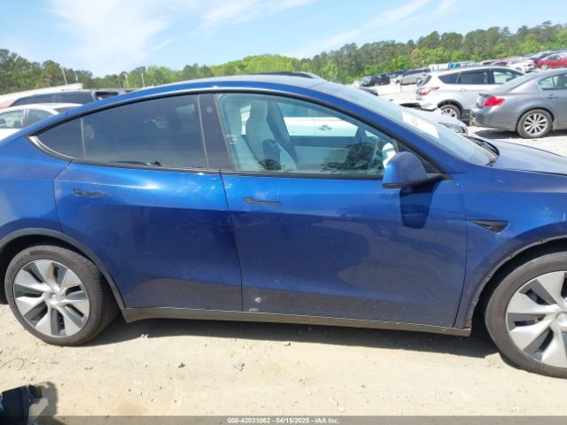 5YJYGDED8MF116359 Tesla Model Y Standard Range Rear-wheel Drive