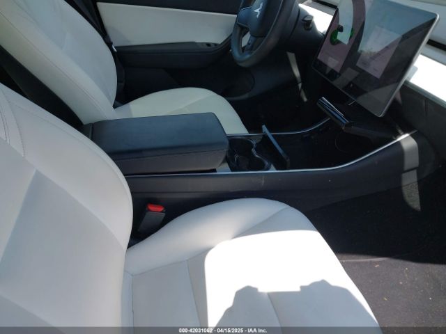 5YJYGDED8MF116359 Tesla Model Y Standard Range Rear-wheel Drive