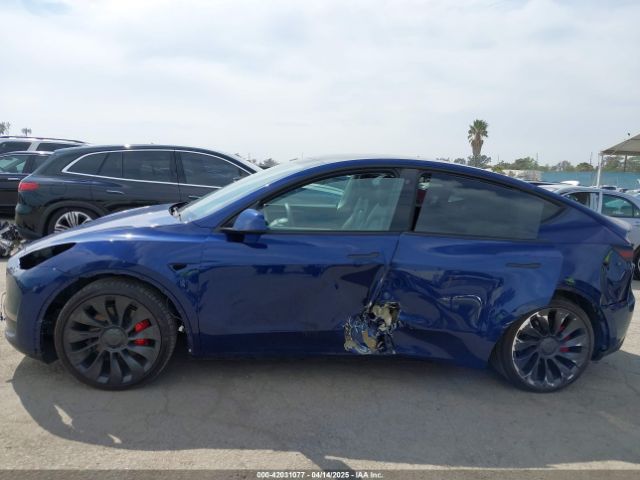 7SAYGDEF1NF538544 Tesla Model Y Performance Dual Motor All-wheel Drive