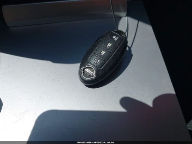 JN8AT2MT6HW389252 Nissan ROGUE SV