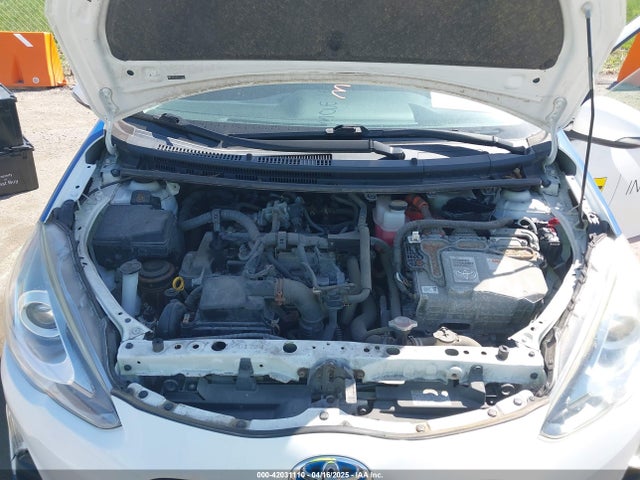 JTDKDTB37G1125636 Toyota Prius C Two