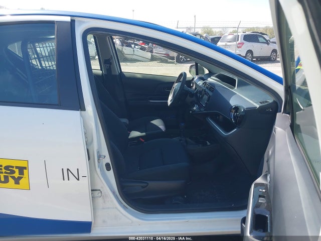 JTDKDTB37G1125636 Toyota Prius C Two