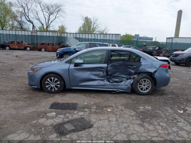 JTDEAMDE2N3011281 Toyota Corolla Hybrid Le