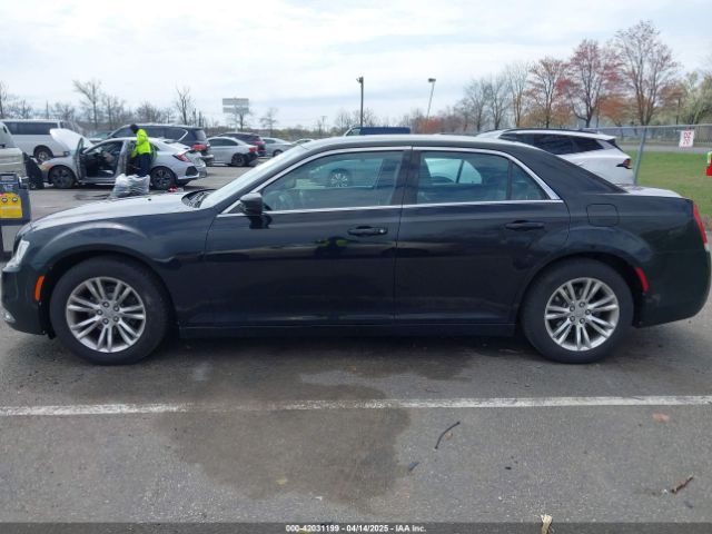 2C3CCAAG2KH580294 Chrysler 300 Touring L