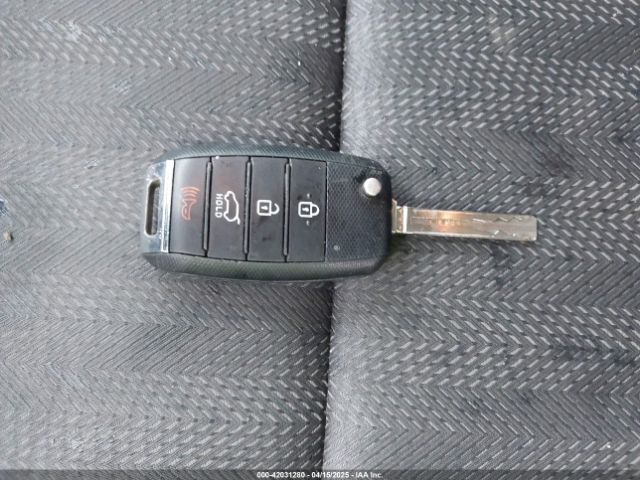 KNDPMCAC1L7662825 KIA Sportage Lx