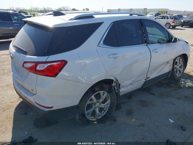 2GNAXKEXXJ6267227 Chevrolet EQUINOX LT