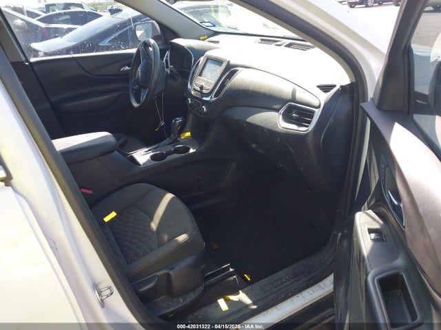 2GNAXKEXXJ6267227 Chevrolet EQUINOX LT